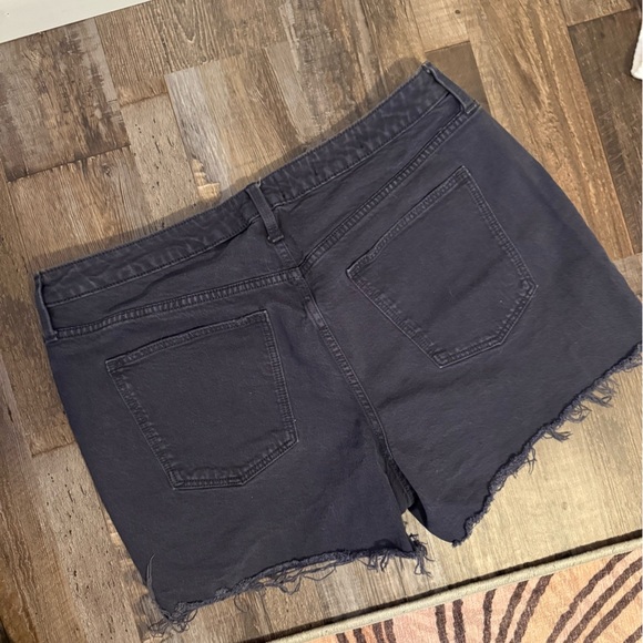 Universal Thread Denim Black Shorts - Picture 3 of 4